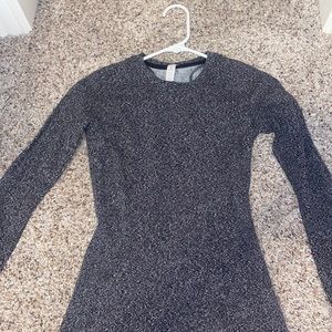 size 2 lulu lemon long sleeve:)